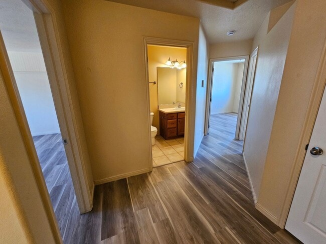 Building Photo - Cozy, Affordable Condo