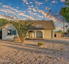 Building Photo - 2423 E Maryland Dr