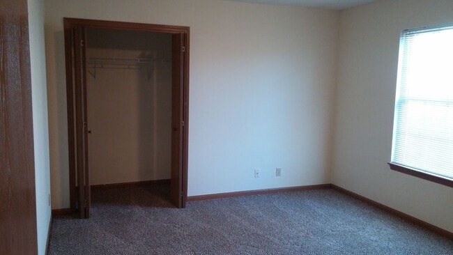 Building Photo - Beautiful pond view in this open floor pla...