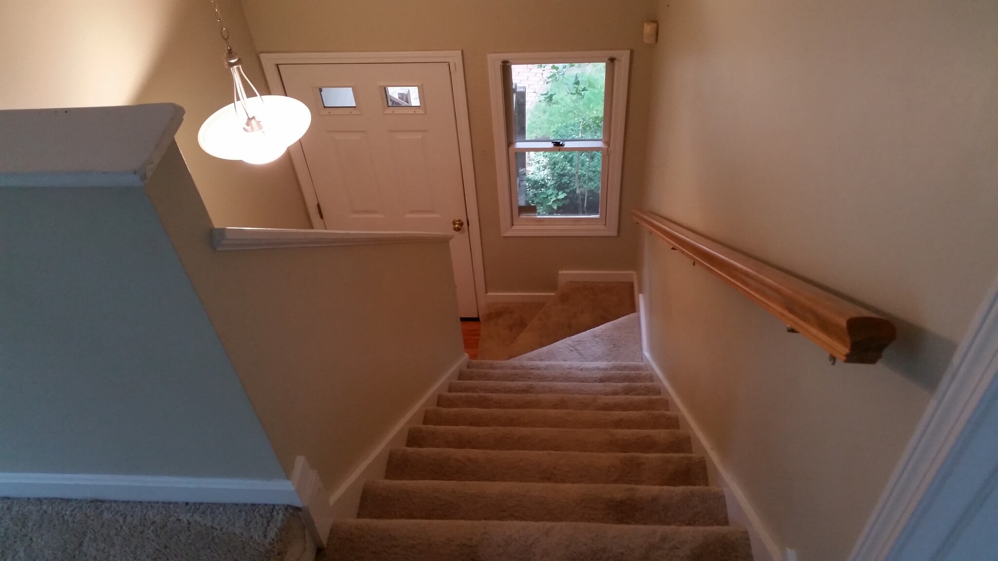 Building Photo - 8 Rosewood Ln