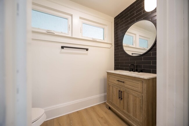 Building Photo - 1496 E 107th St