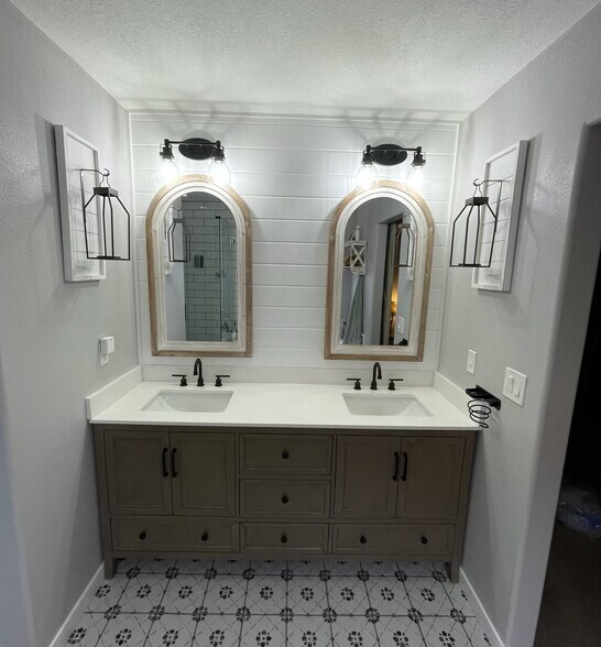 Building Photo - 7130 Golden Acacia Ln