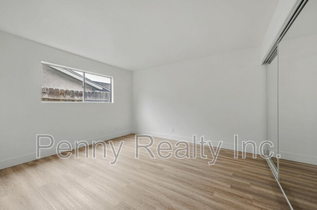 Building Photo - 6046 Reo Pl