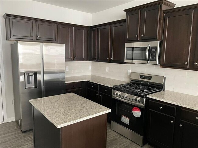 Building Photo - 92 Shelter Ln E