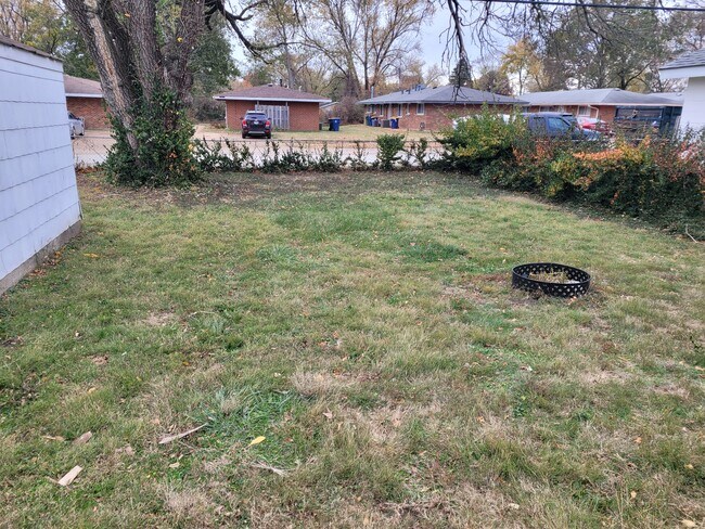 Building Photo - 11244 Saint Clement Ln