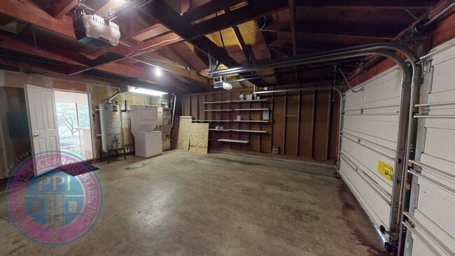 Building Photo - Lake Oswego! Lake Grove Ranch, Beautiful Outdoor Living Space, Park Like Setting!  Single Level R...