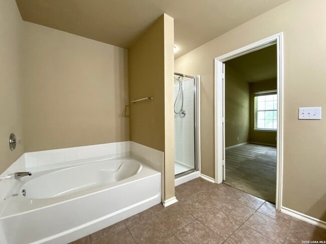 Building Photo - 13904 Belgravia Forest