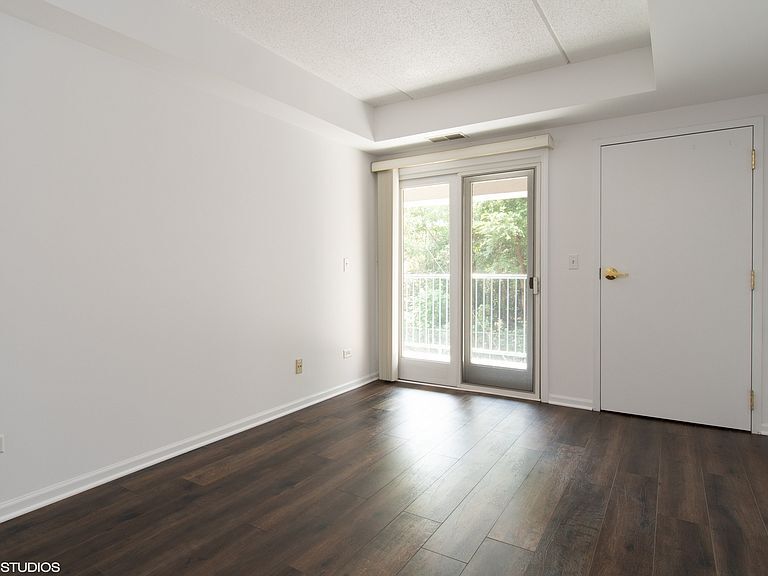bedroom2 - 1111 Burlington Ave