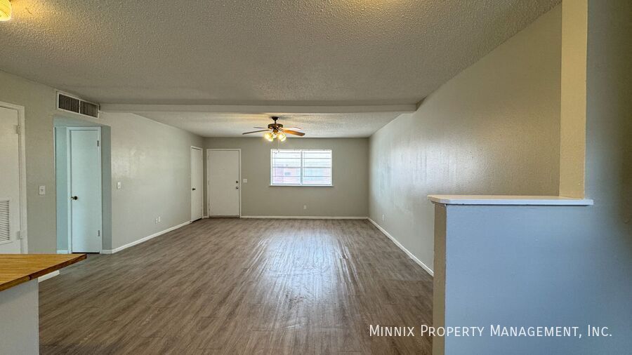 Building Photo - 2310 W 16th St