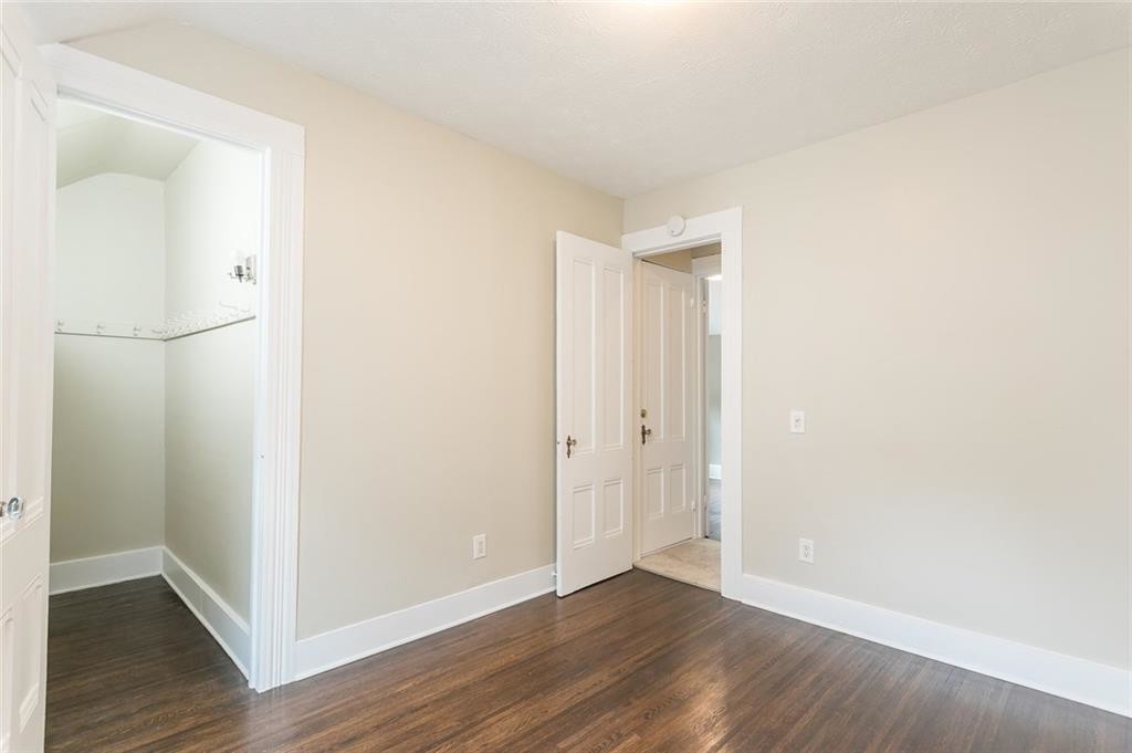 bedroom and walk in closet - 513 Oxford St
