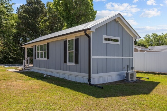 Building Photo - New Build Tiny Home!