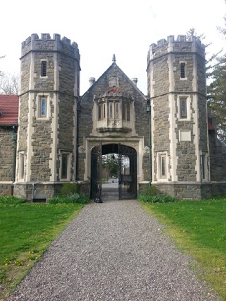 Building Photo - 13 Memorial Dr