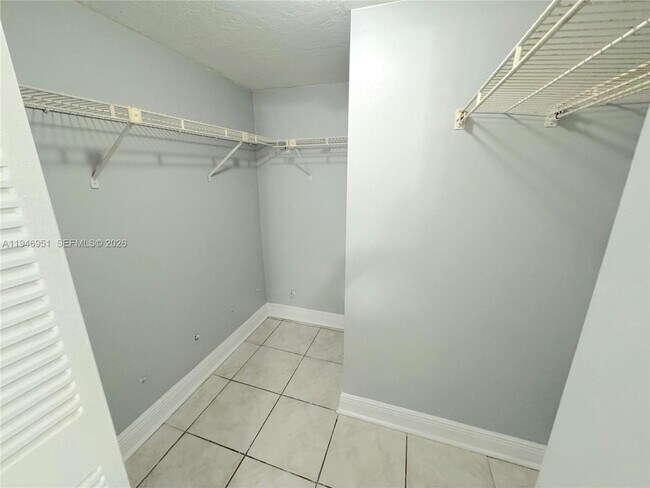 Building Photo - 152 NW 60th Ave