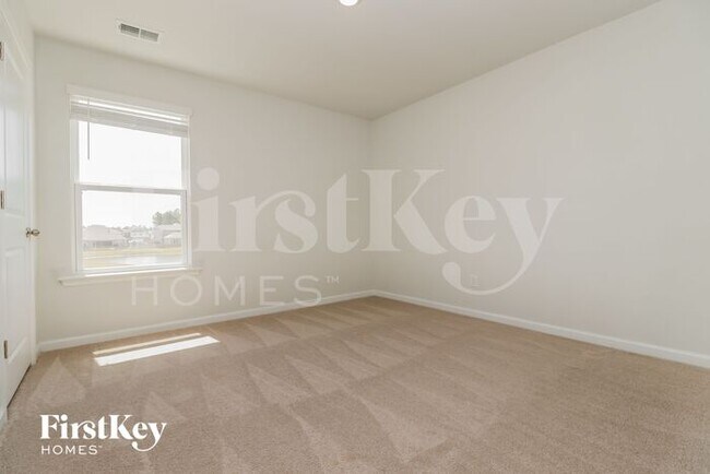 Building Photo - 385 Azore Way