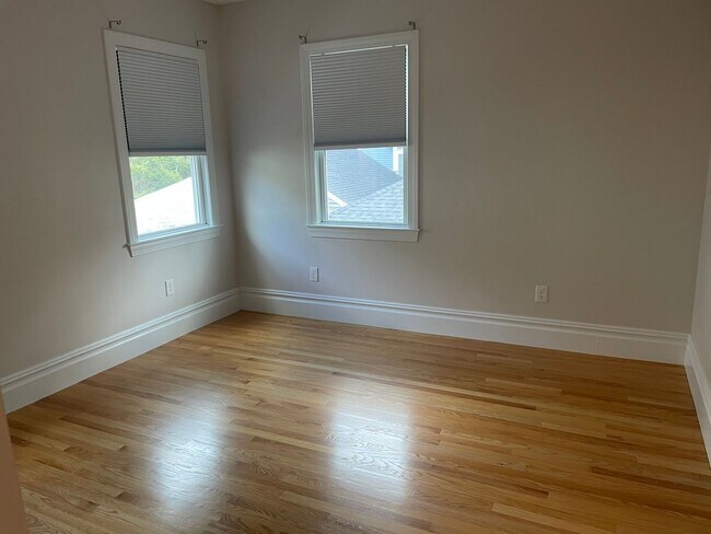 Building Photo - 27-29 Elmway Street