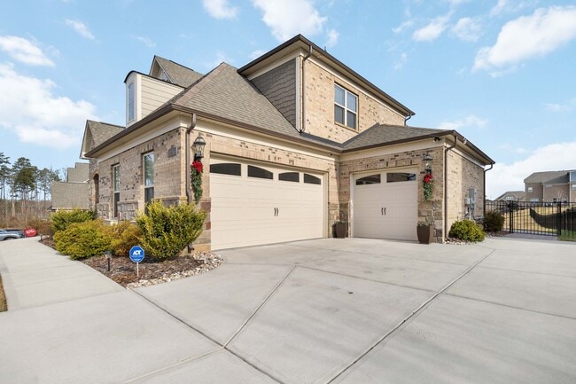 Building Photo - Beautiful partially furnished Home in Olmstead