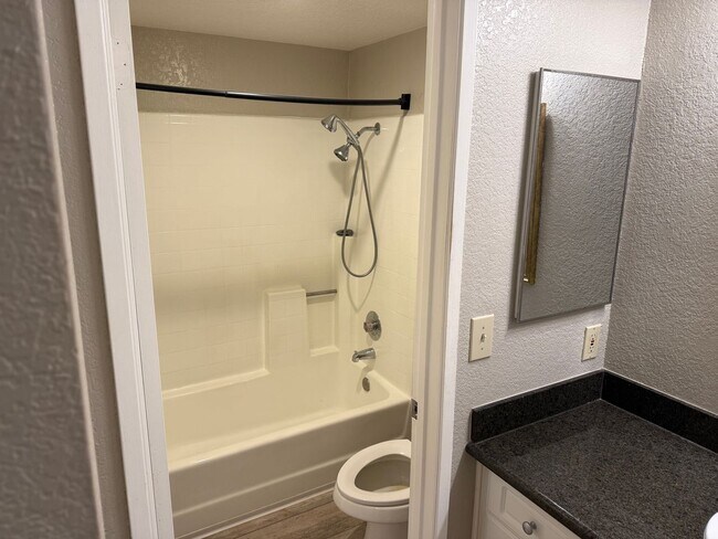 Building Photo - 510 Canyon Oaks Dr