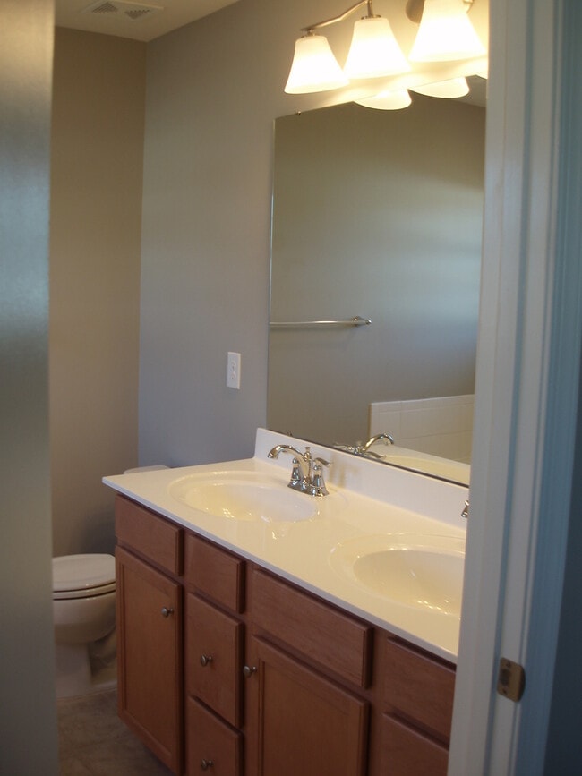 Building Photo - HAMPTON- BEAUTIFUL BRAND NEW MODEL HOME FOR RENT!!