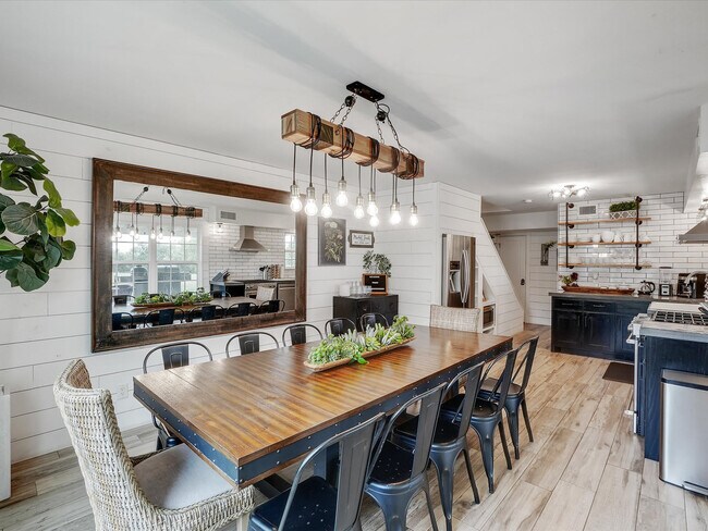 Building Photo - 1400 Shadow Brook Trail