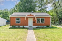 Building Photo - 2- Bedroom Single family home Only $1250/M...