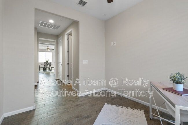 Building Photo - 14224 N Silverleaf Ln