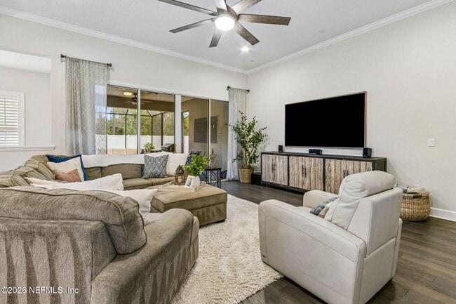 Building Photo - 209 Manor Ln