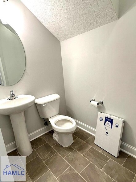 Building Photo - 156 Hamlet Ct