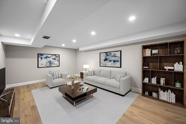 Building Photo - 15 Llanfair Rd