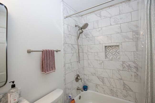 Building Photo - 209 Selkirk Trail