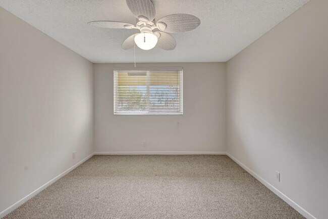 Building Photo - 2845 SW 22nd Ave