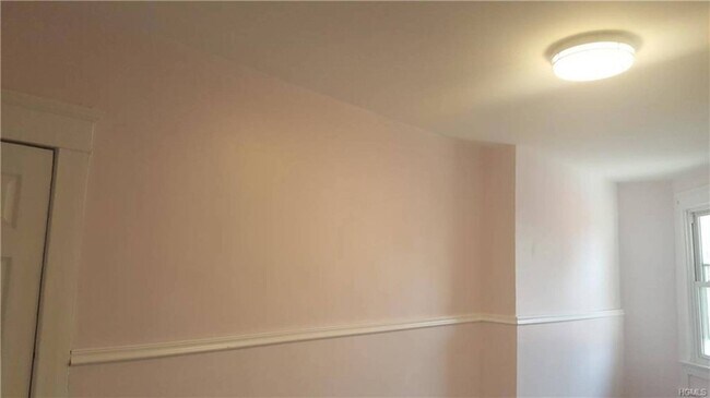 Building Photo - 14-16 Horton Avenue Unit 1st Floor