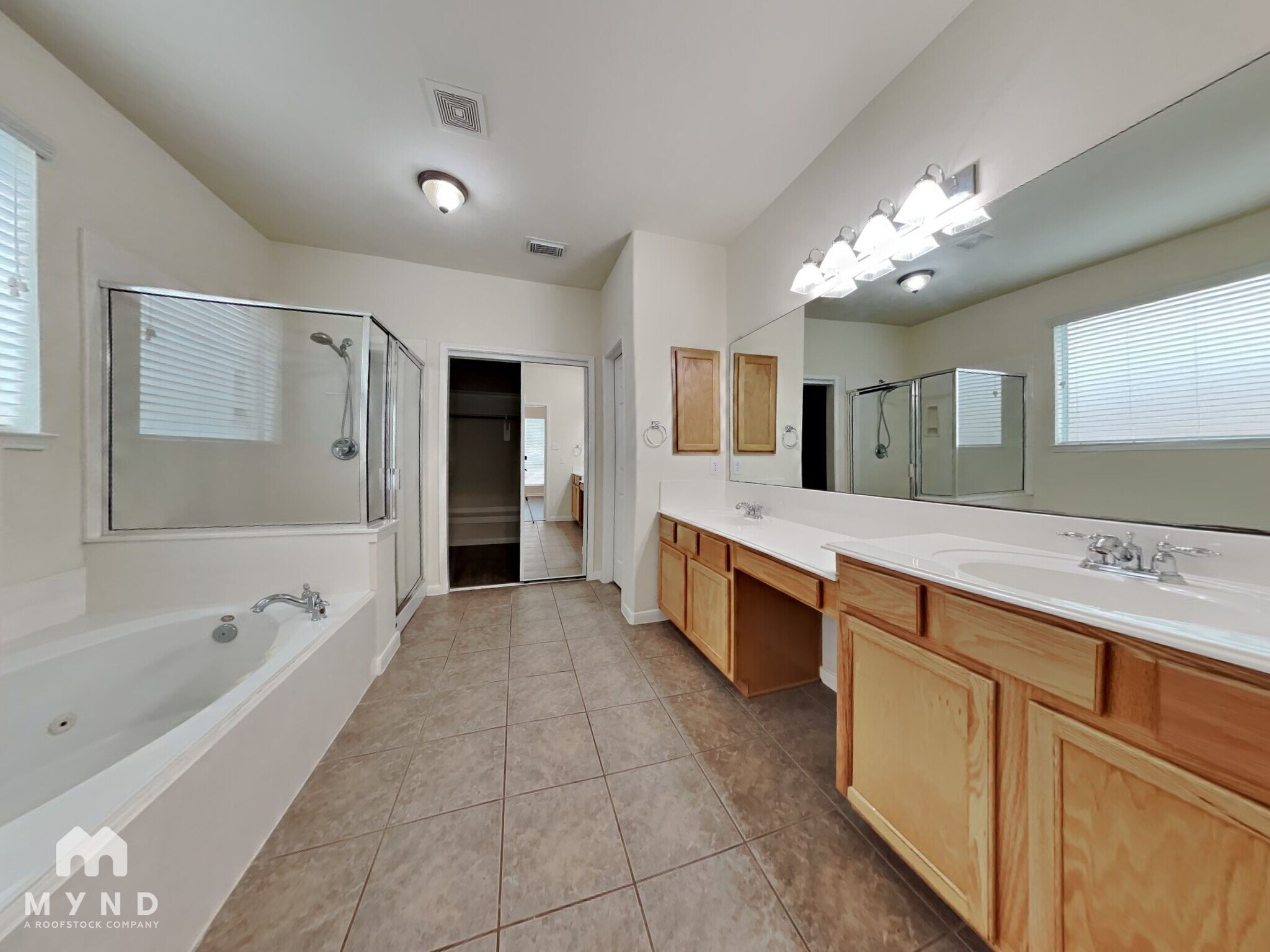 Building Photo - 7711 Summer Shore Dr