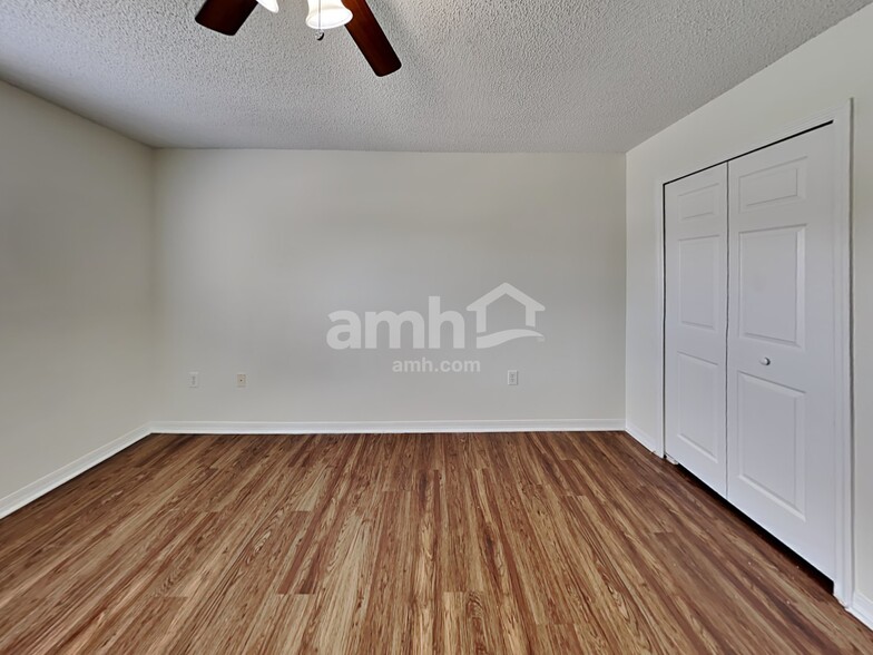 Building Photo - 1742 Sail Ct