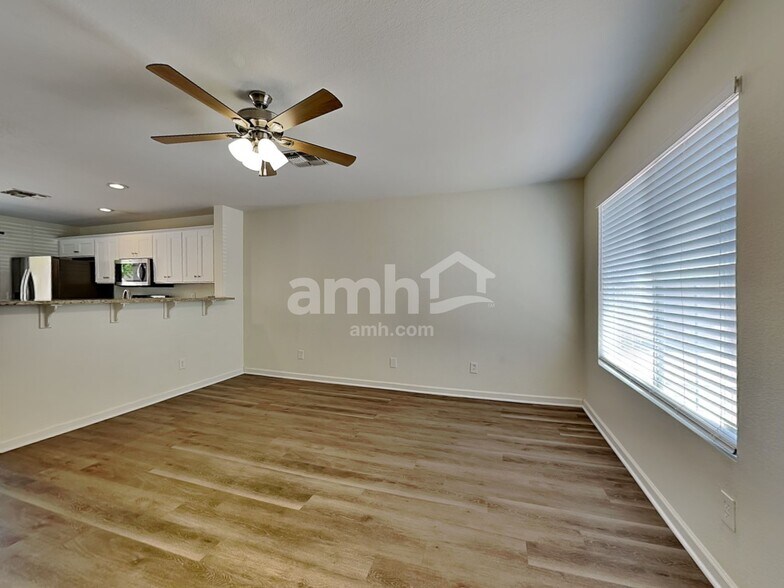 Building Photo - 15374 W Gelding Dr