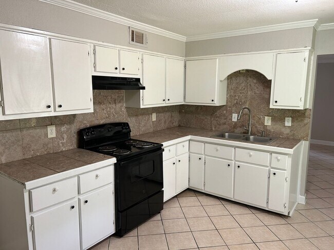 Building Photo - 3130 Fairmeadow Horn Lake, MS 38637