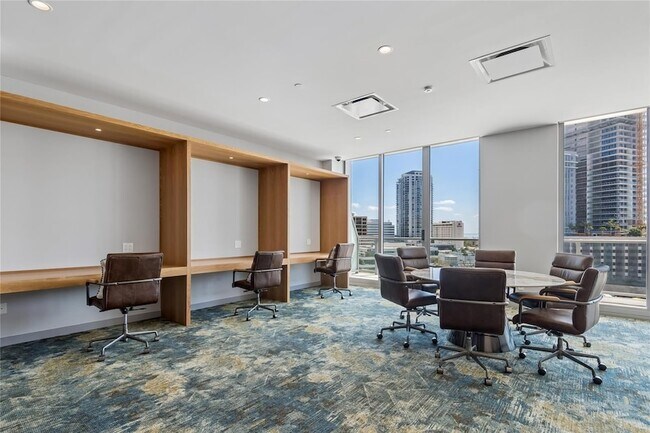 Building Photo - 400 Central Ave