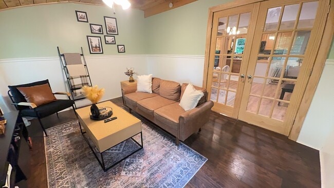 Building Photo - Beautiful Furnished Home with Cozy Rustic Finishes