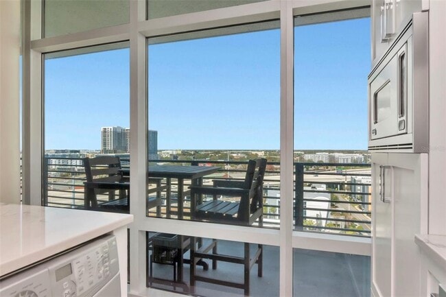 Building Photo - 1120 E Kennedy Blvd