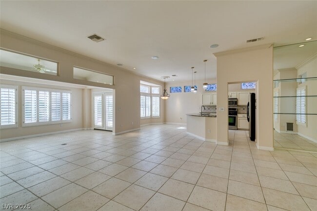 Building Photo - 10041 Woodhouse Dr