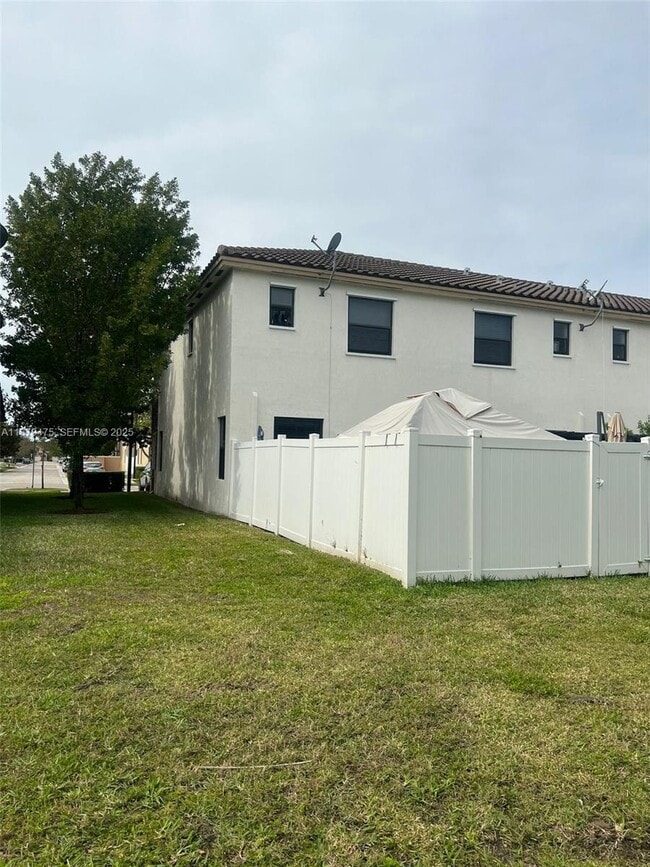 Building Photo - 9309 W 32nd Ln