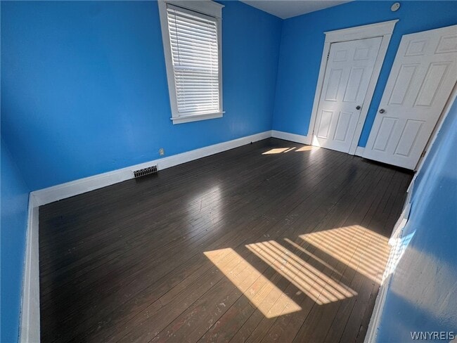 Building Photo - 55 Parkwood Ave