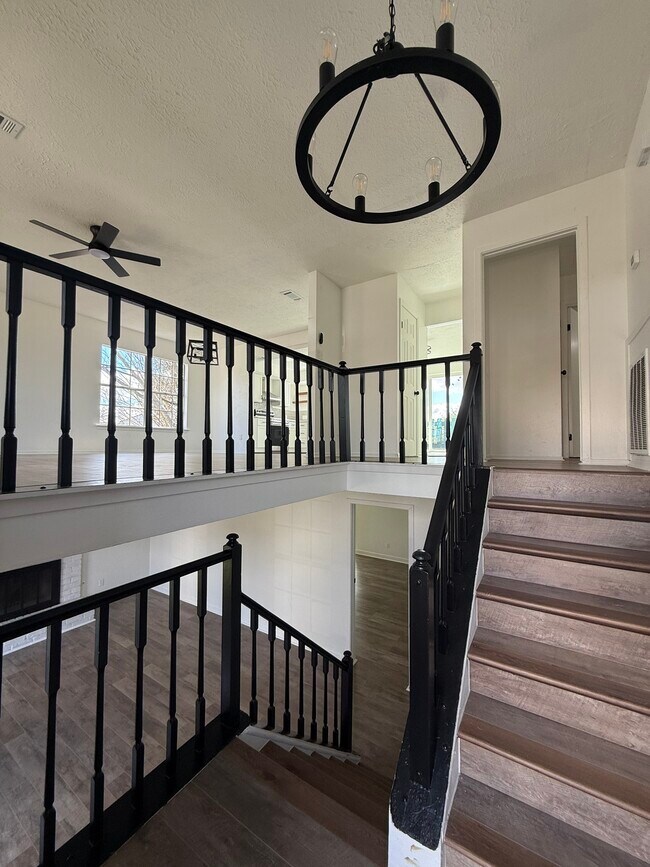 Building Photo - 402 Tresvant Dr