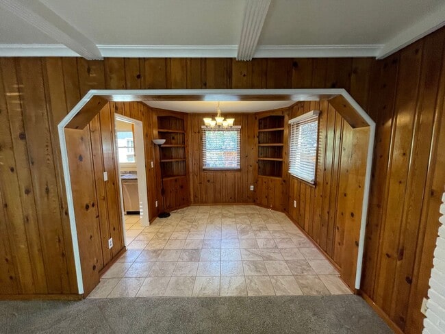 Building Photo - 3 Bed 2 Bath Single Family Home In Concord