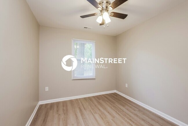 Building Photo - 4 Bedroom Pet-Friendly Home in Charlotte, ...