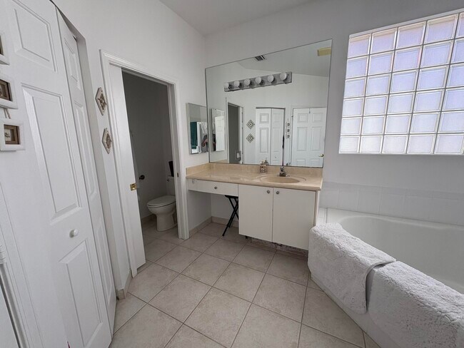 Building Photo - 15426 Fiorenza Cir