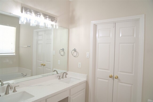 Building Photo - 4107 Amber Trace Ct