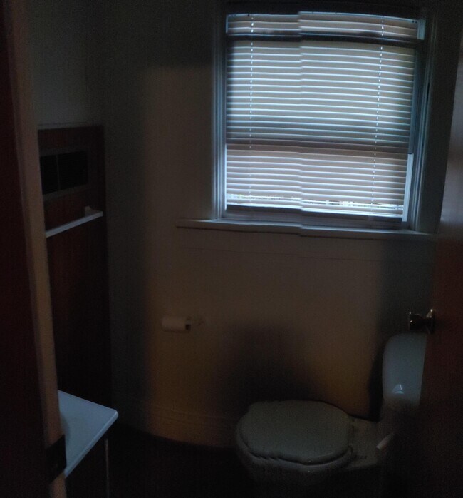 Building Photo - 508 Emmet St