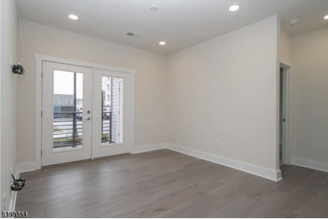 Building Photo - 2 Vanderbilt Blvd