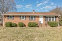Building Photo - MOVE-IN READY!