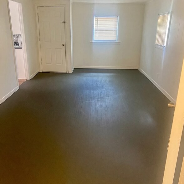 Building Photo - 413 W Nashville Pl